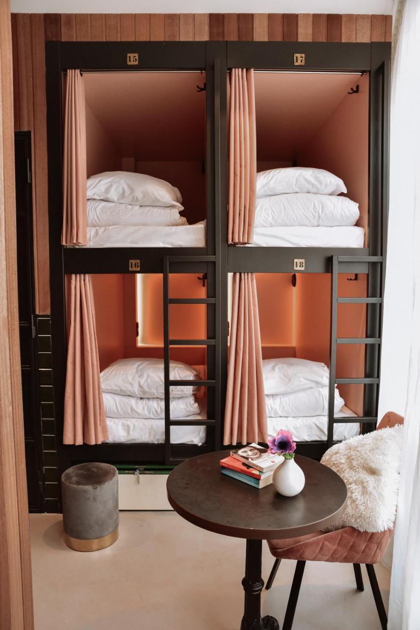 Durty Nelly's (Adults only)