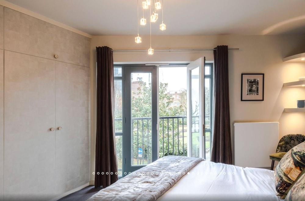 Neon Dream Playfull 2 Bedroom 2