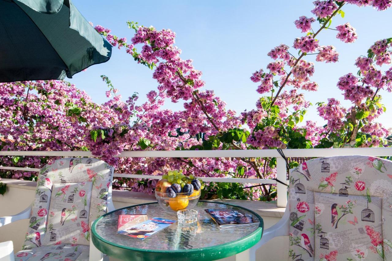 Apartments Bungevilla 1