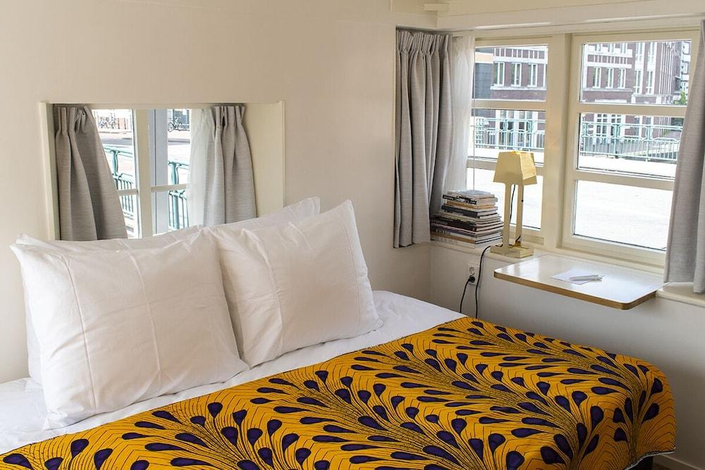 Sweets - Van Hallbrug 1