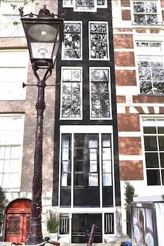 Downtown Room in Canal District