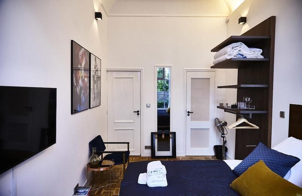 Downtown Room in Canal District 2