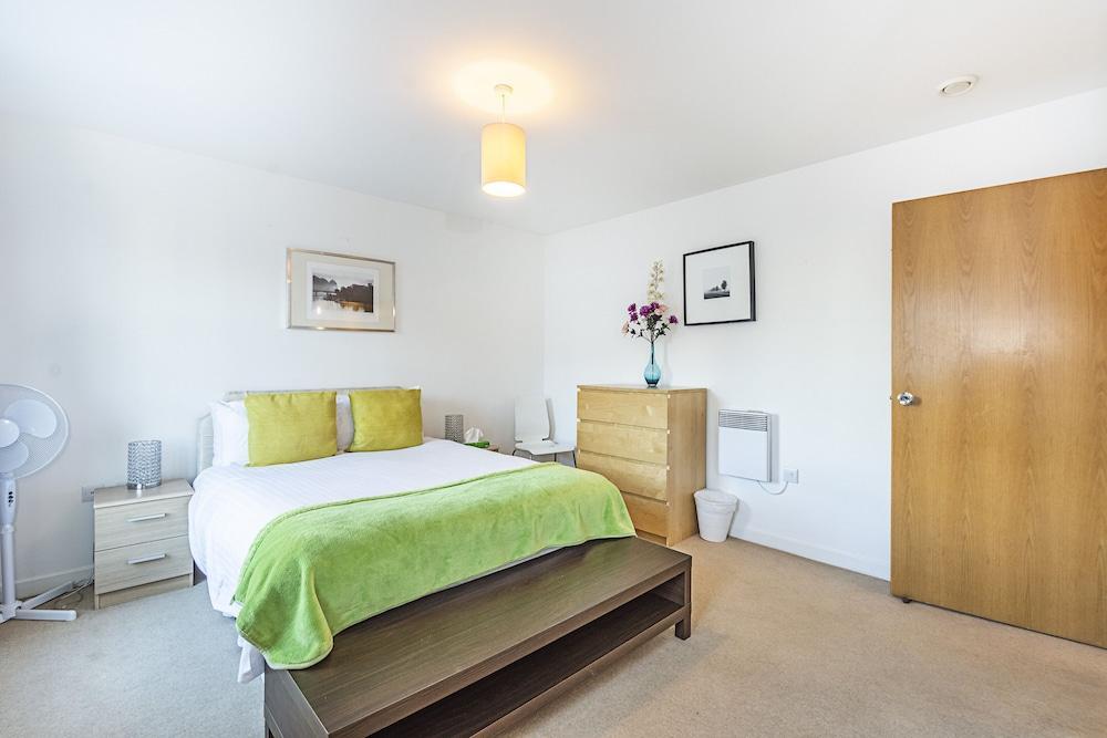 Splendid 3 Bedroom Apartment Marina View 1