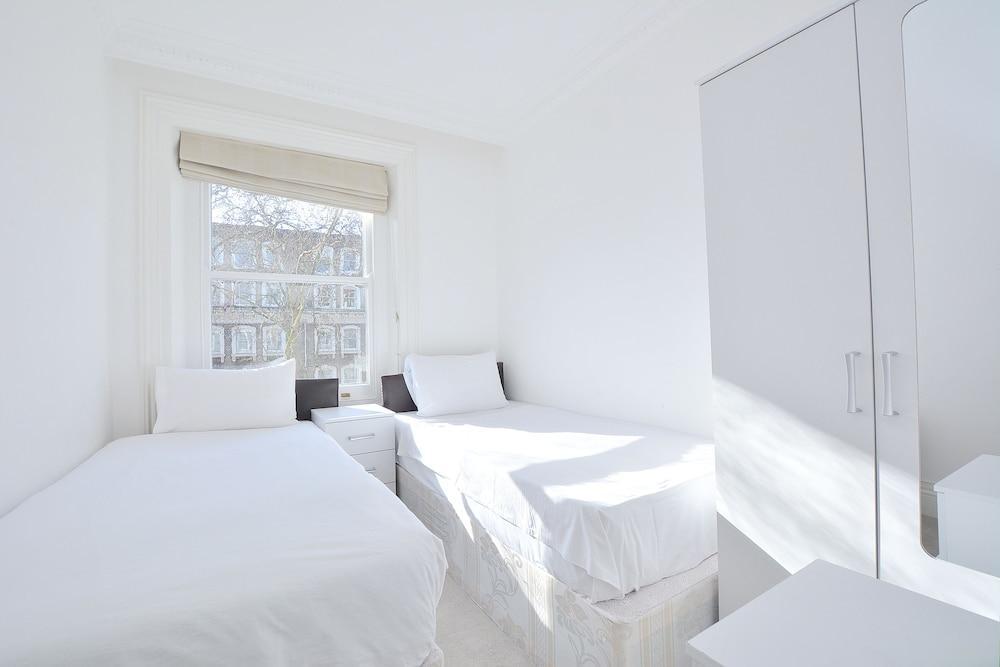 15 Beaufort Gardens Apartments 1