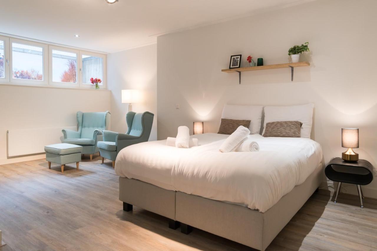 Clean And Modern Nassau Canal Apartment