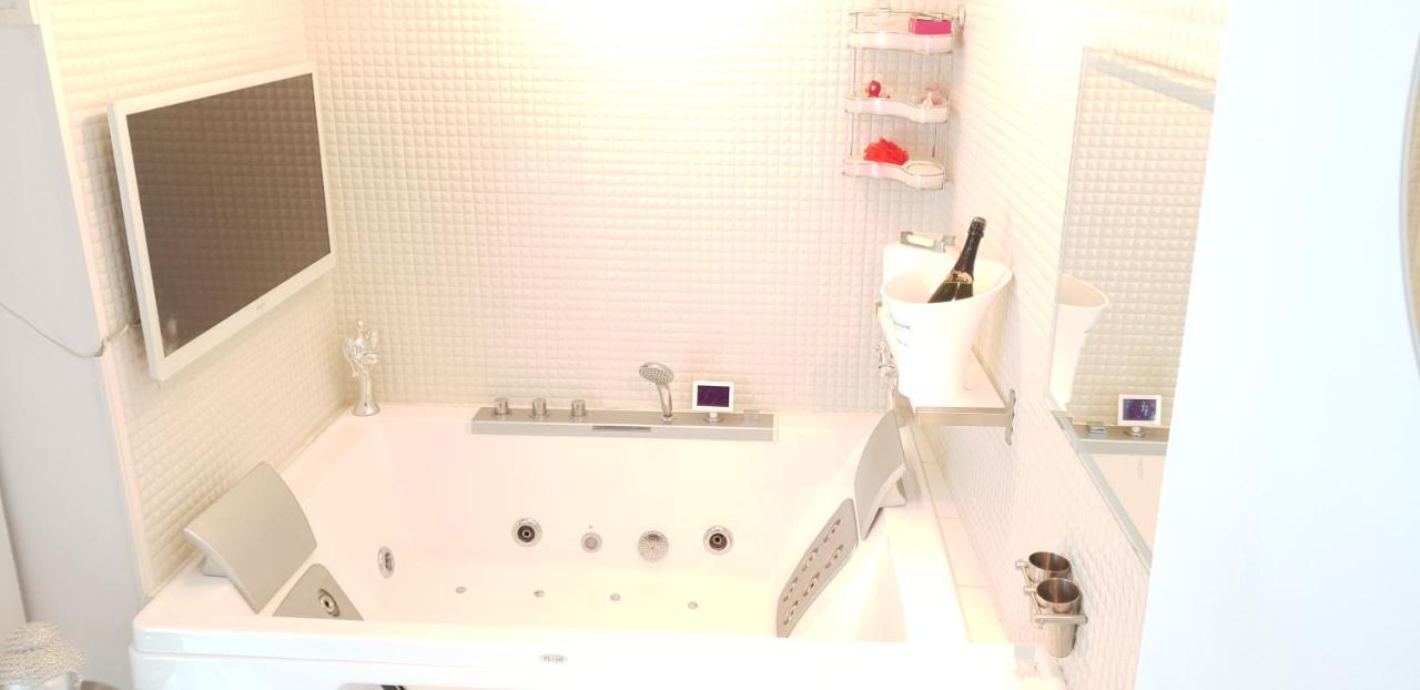 White Luxury Penthouse in City Centre 2