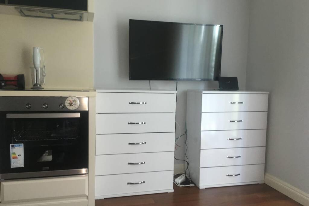 Studio Flat-One Room in Lux Residence Near Taksim-Beyoglu 1