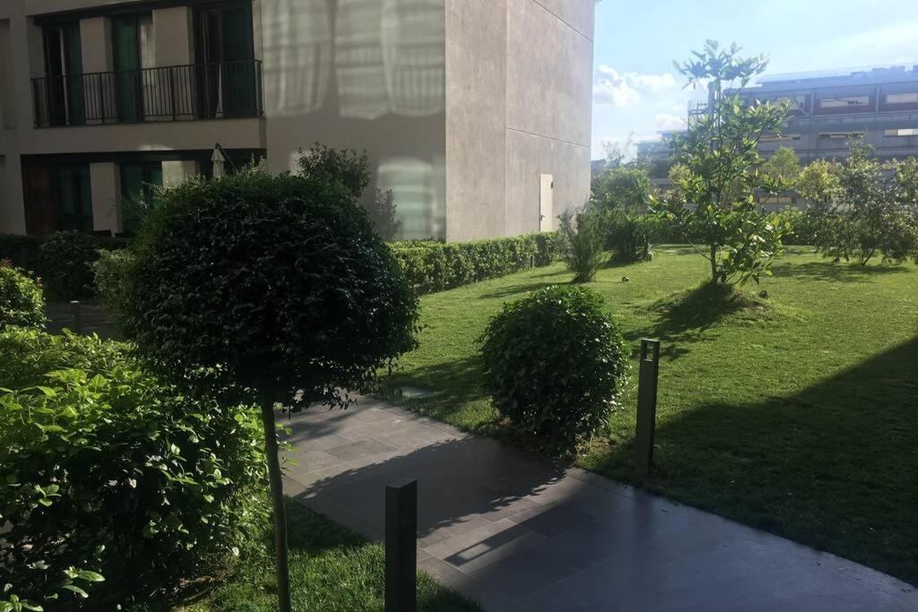 Studio Flat-One Room in Lux Residence Near Taksim-Beyoglu 2