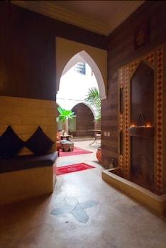 Dar Kamar Zamane - Adults Only 1