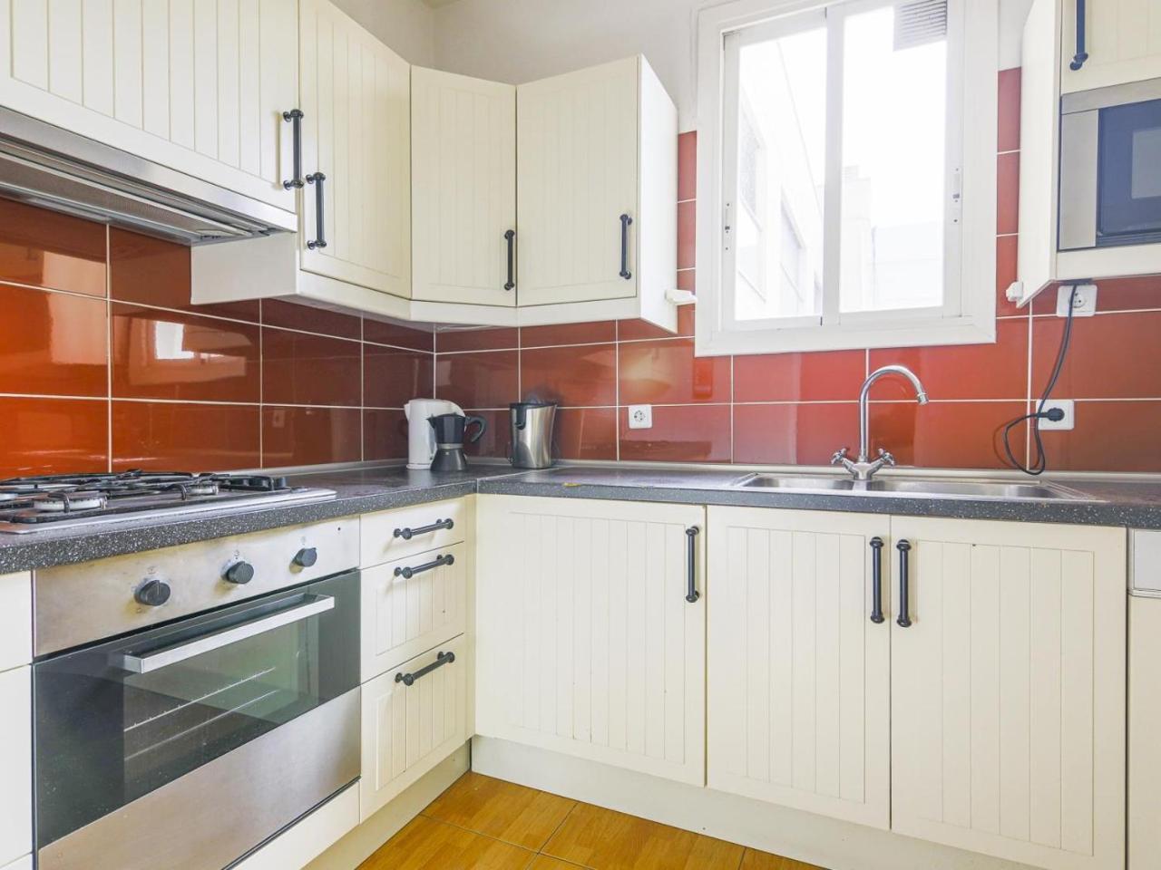 Be Barcelona Arco Del Triunfo Sunny Colors 2 2