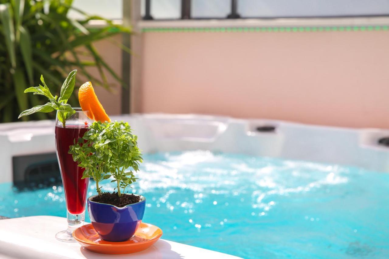 Apartments Rose Pool 2