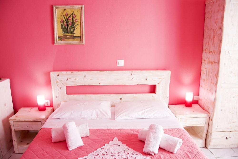 Stellas Guest House 1