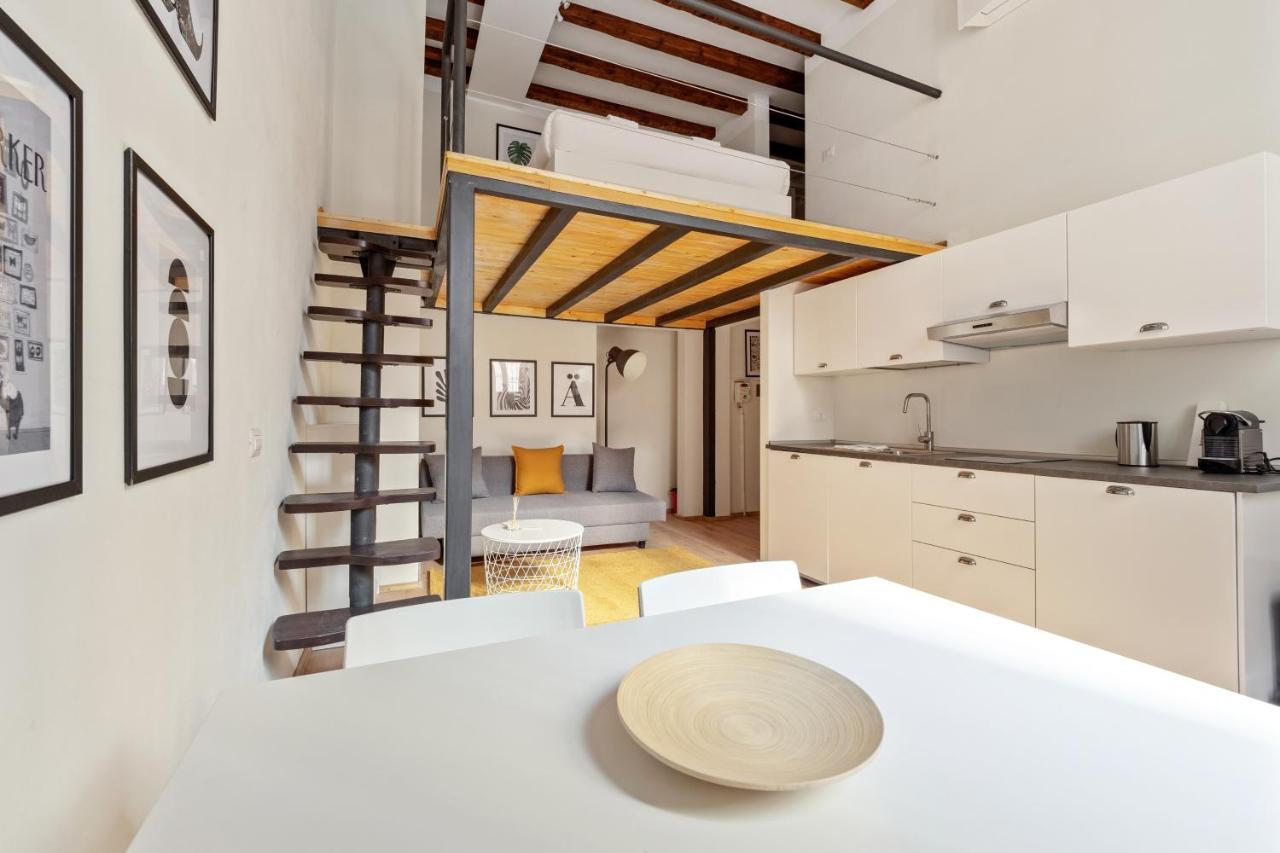 Porta Venezia Modern Loft - the Green Door 1