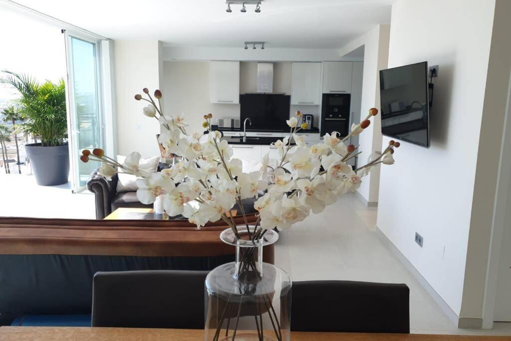 Luxury Villa - 4 Bedrooms, 5 Bathrooms 2