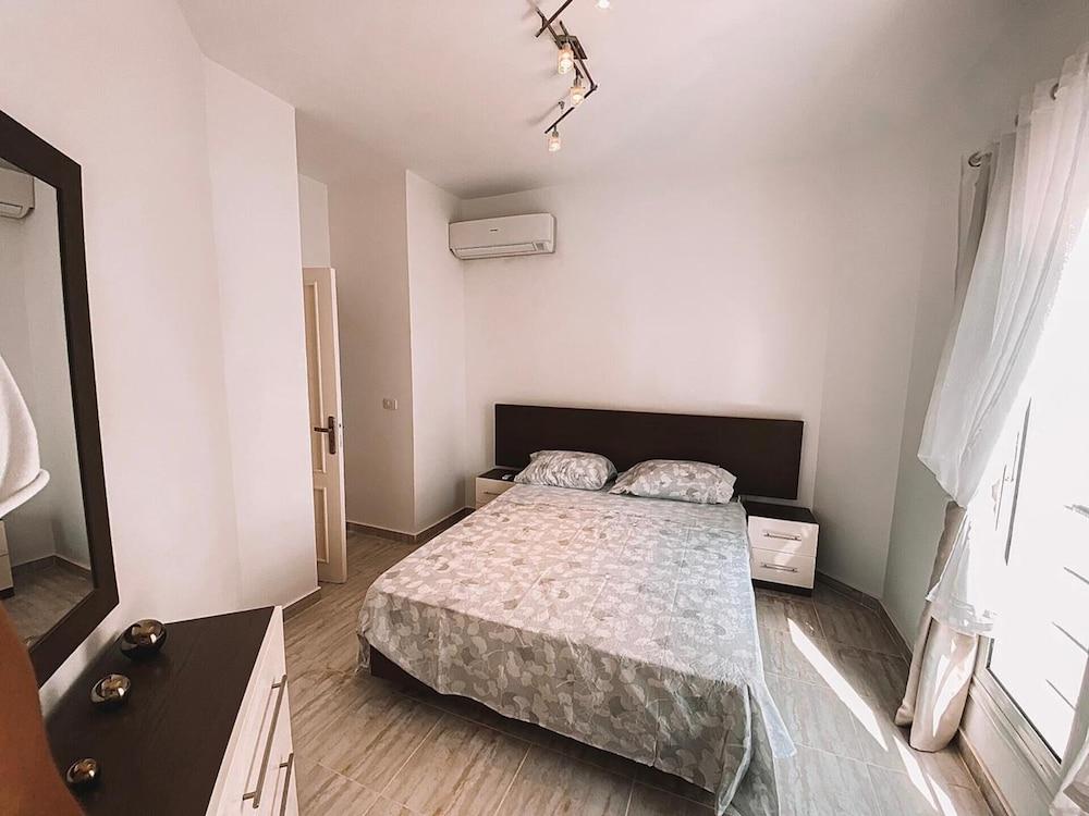 Brand New 2-Bed Apartment 1