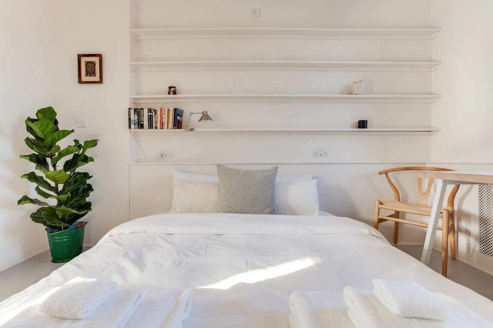 Fabulous 2 Bed Flat in the Heart of Shoreditch