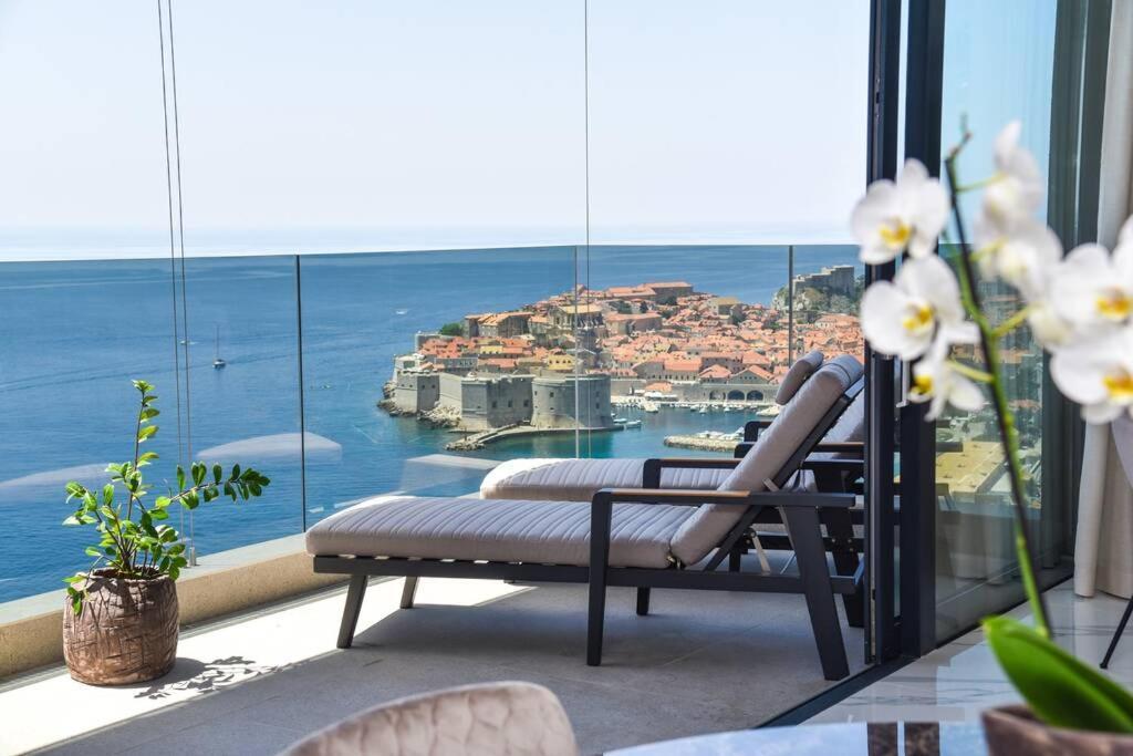 New & Luxury 5* with Breathtaking View- Kiki Lu Apartment