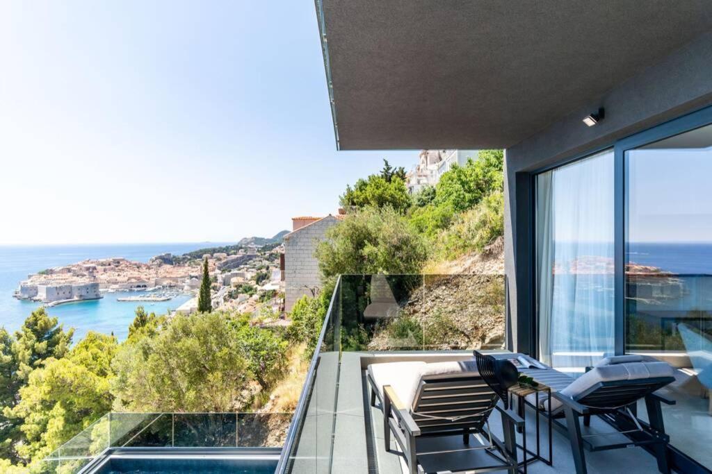 New&Luxury 5* with An Amazing View - Pure Apartment 1