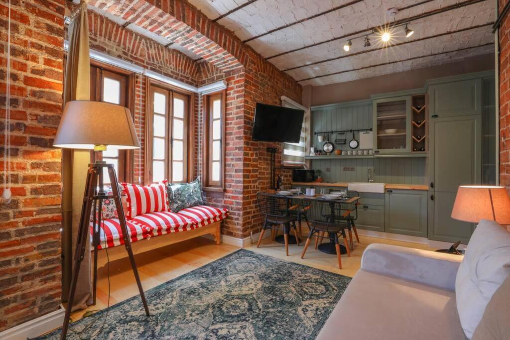 Galadoo Suites 2nd Floor 1