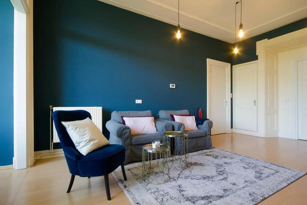 2 Bedroom 2 Bathroom Canal Apartment 2