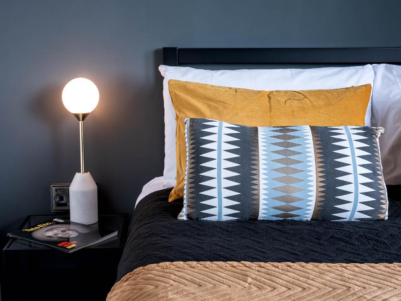 D8 - Hoxton Square Penthouse 1