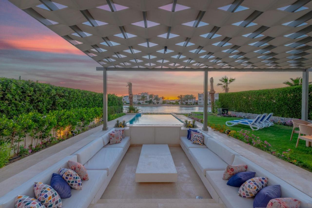 Joubal 3br Villa Private Pool Next To Marina 1