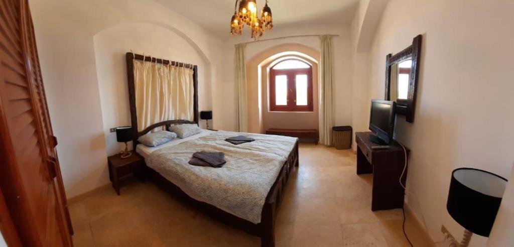 Lovely Two Bedroom Apartment 2