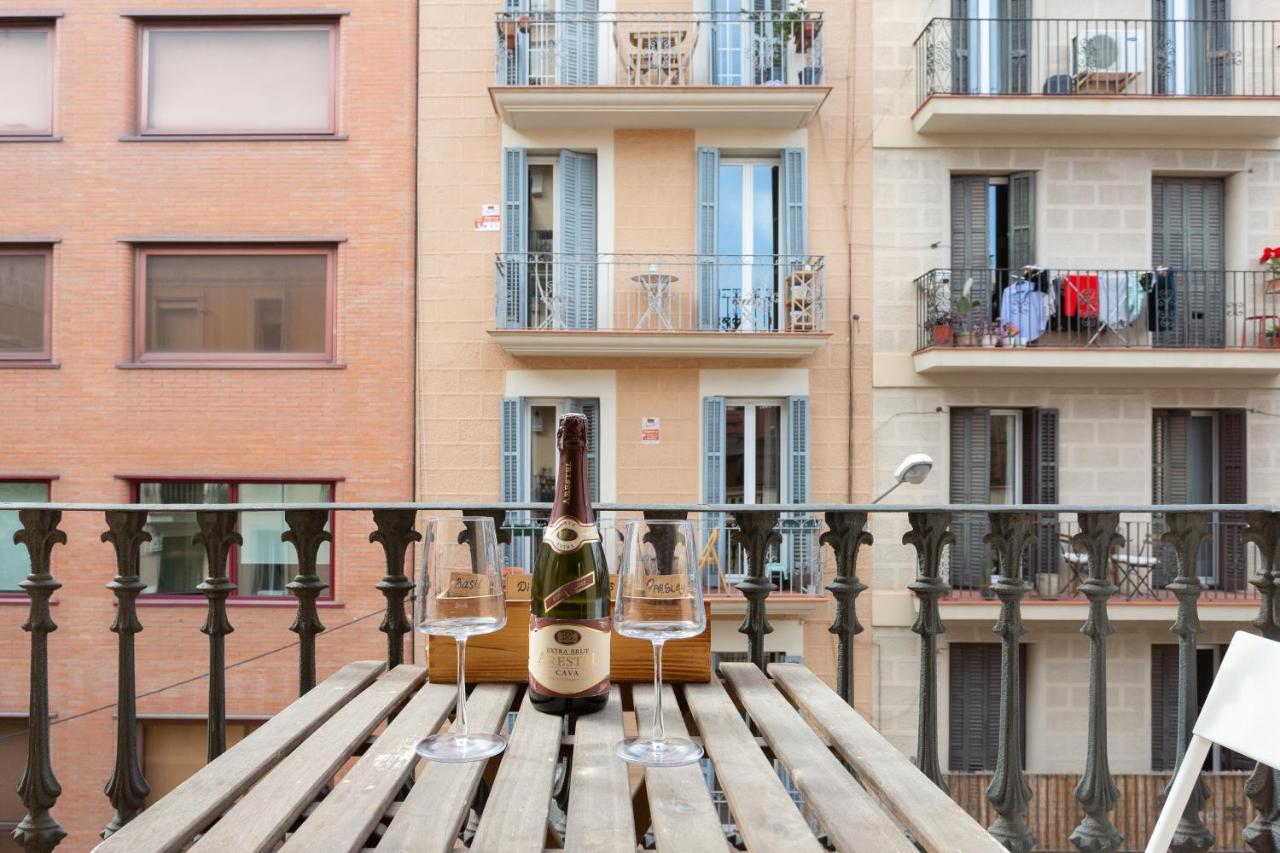 Aparteasy - Turo Park with Lovely Balcony 2