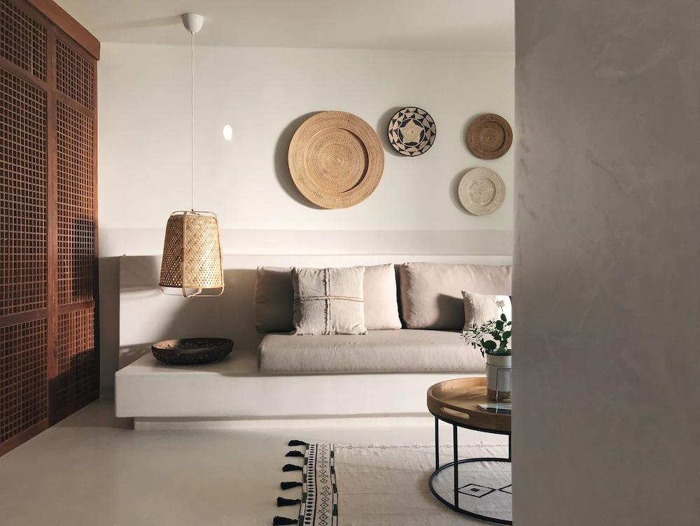 Perios Beach House (Adults only) 2