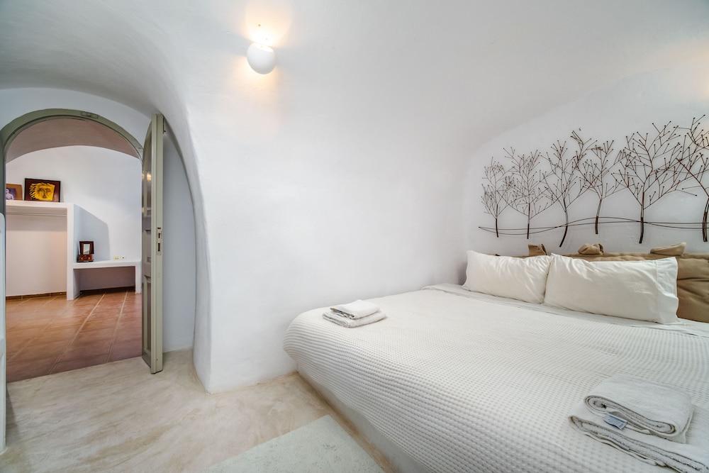 Aurora Villa by K&K 2