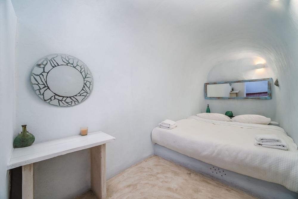 Aurora Villa by K&K 1