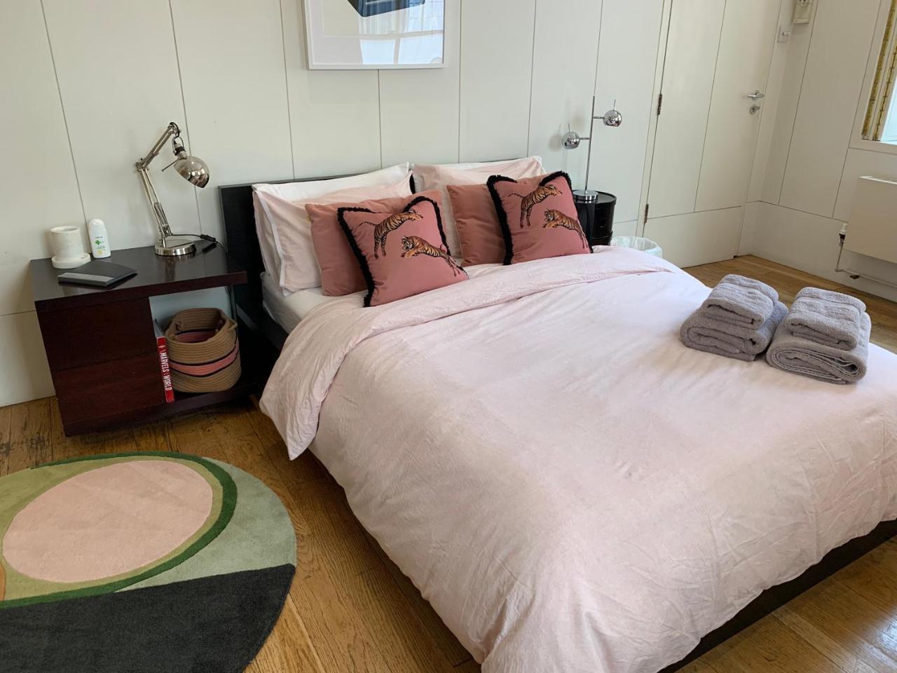 Shoreditch Private Studio (Adults Only)