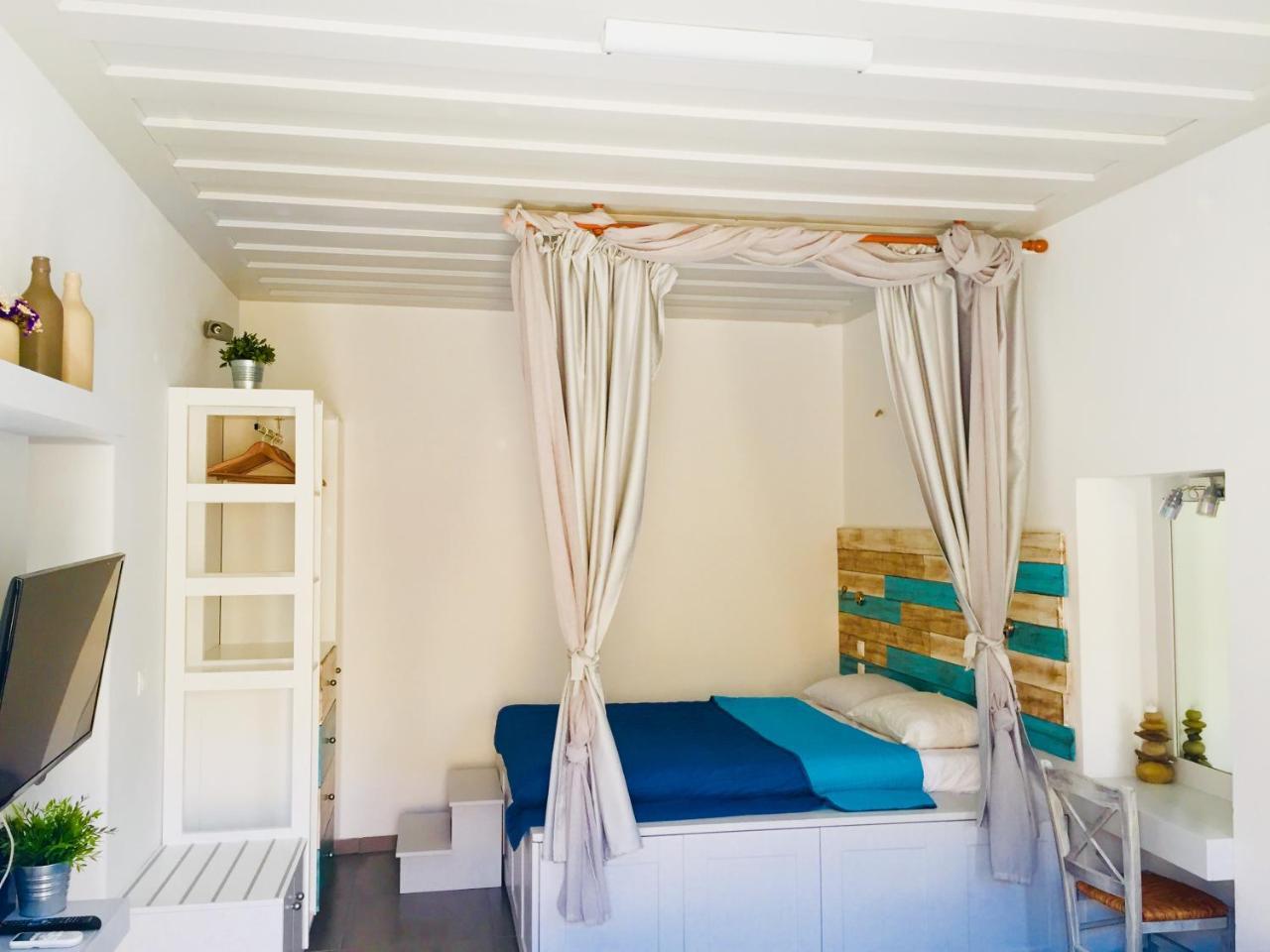 Annika Deluxe Apartments 2