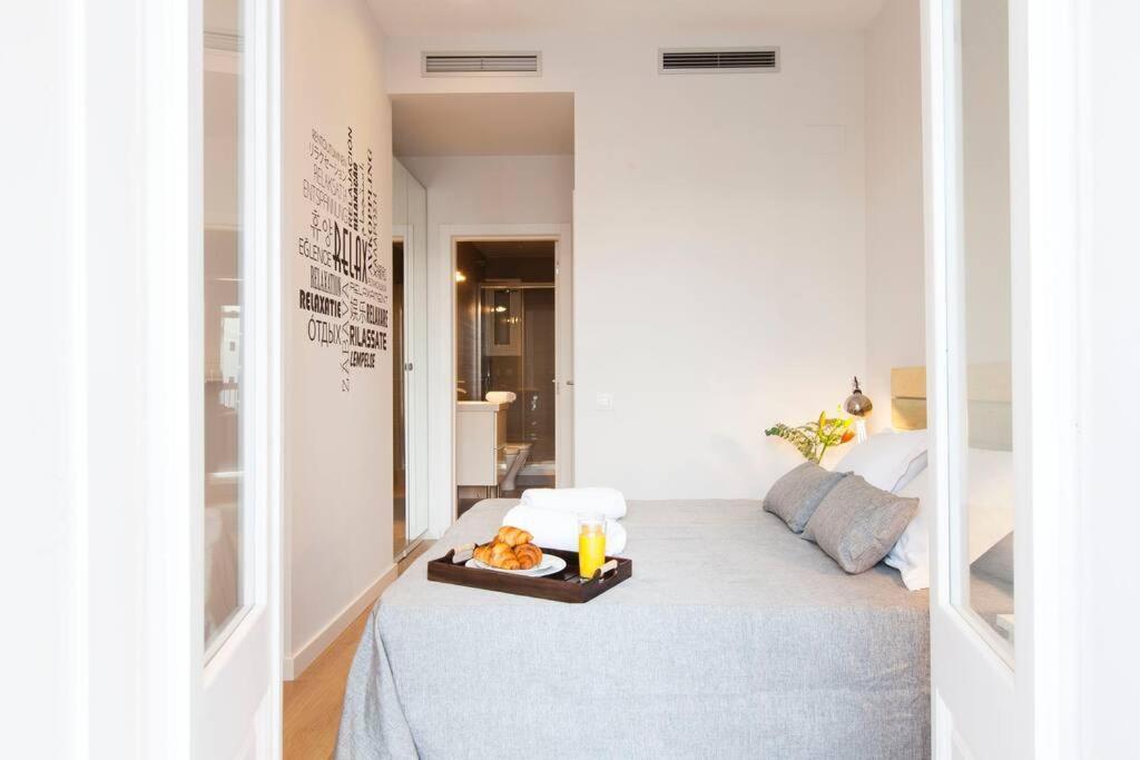Perfectly Located 4bed 4bath Apartment in Barcelona 3 1 (Adults Only) 2