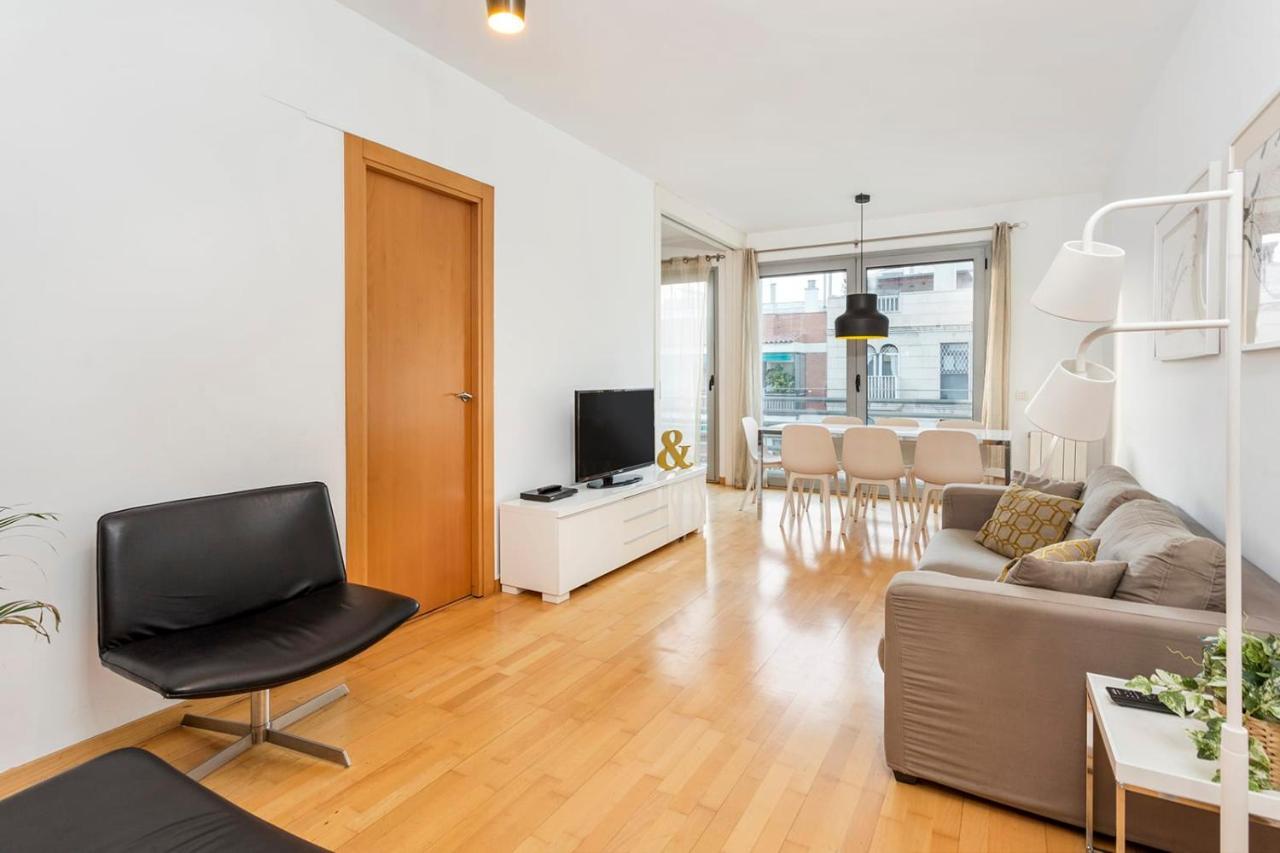 Spacious And Elegant 4 Bedroom with Private Terrace (Adults Only) 1