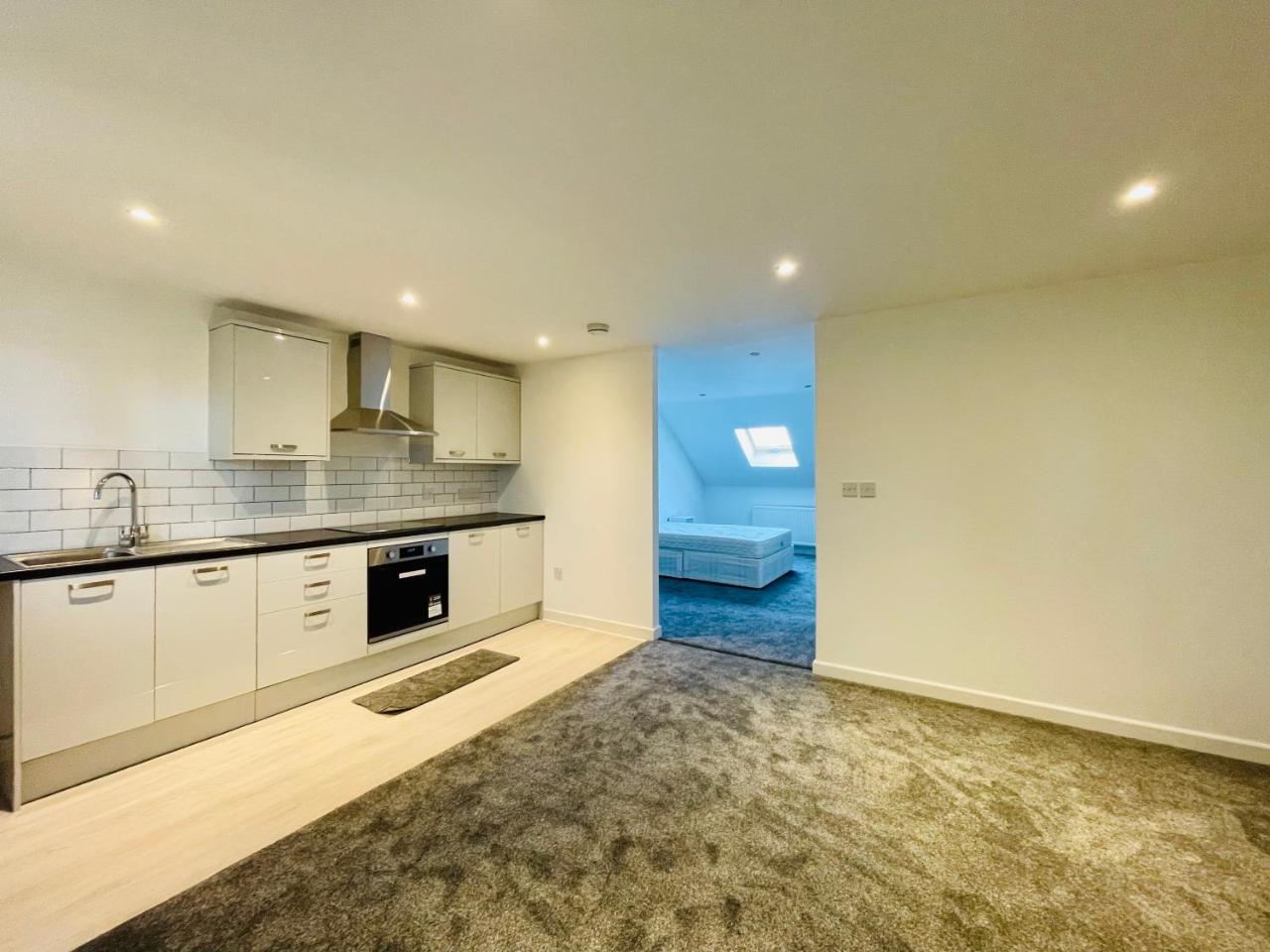 Layrek London 1 Bedroom Flat