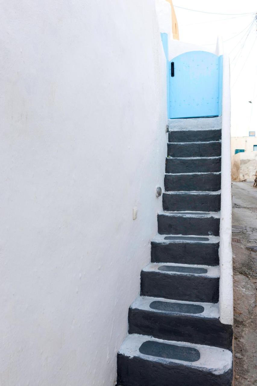 Black Rock Traditional Rooms 1