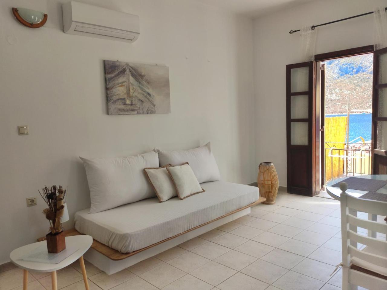 Gompos Apartment - Cozy Apartment Next To the Sea - Amazing Sea View 2
