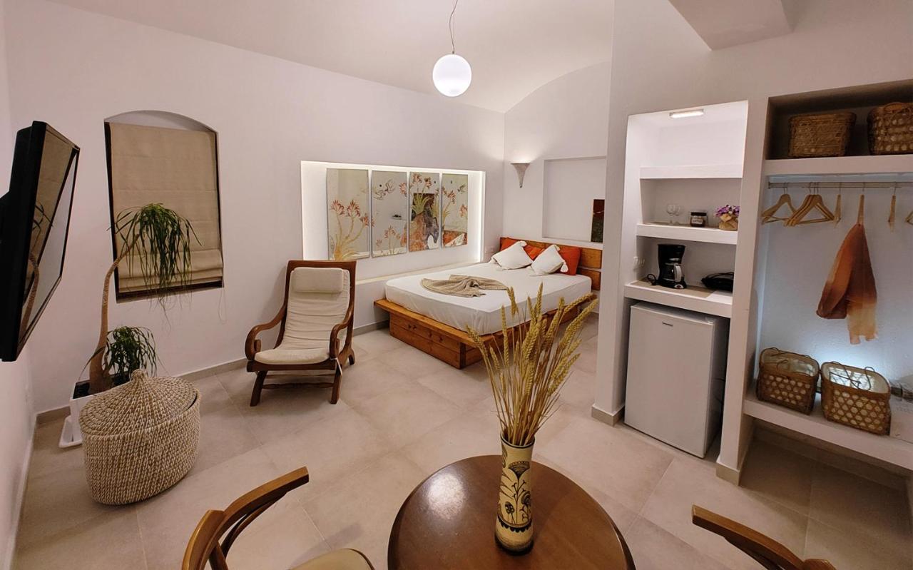 Theasis Studio (Adults Only) 1