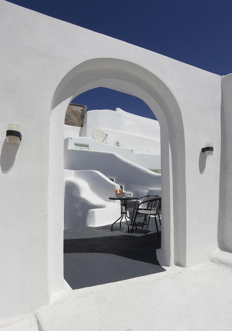 Church And Cave - Santorini Private Residences 2