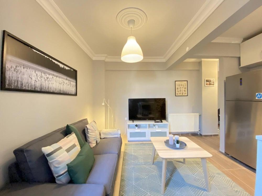 Lovely Flat with Central Location in Fatih 1