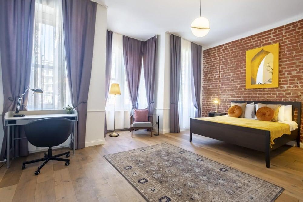 Missafir Historical And Central Flat in Beyoglu 1