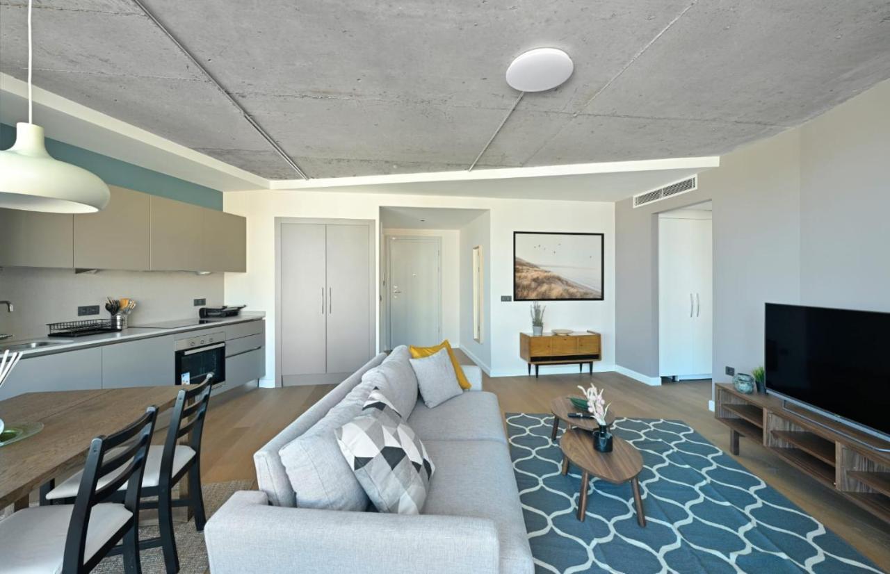 Bright Modern 1bd Cool New Scenic Balcony! #185 2