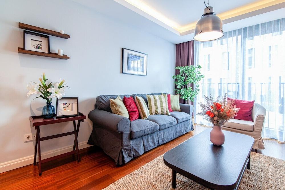 Cozy Flat Near Popular Attractions in Beyoglu 2