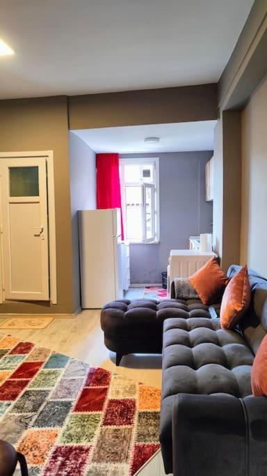 A Colorful Beyoglu House 2