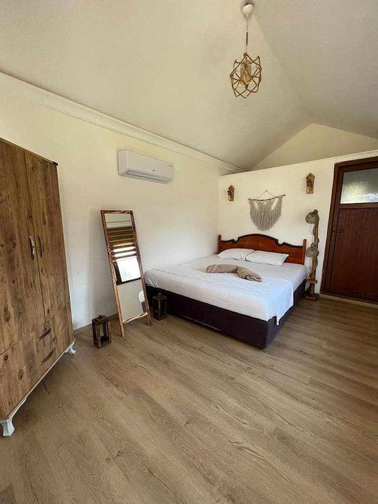 Marimare Beach & Bungalow Hotel 1