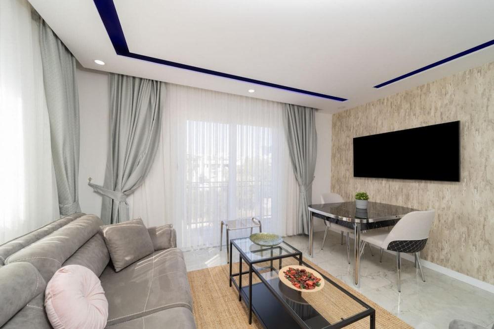 Missafir Modern Flat Near Beach in Antalya 2