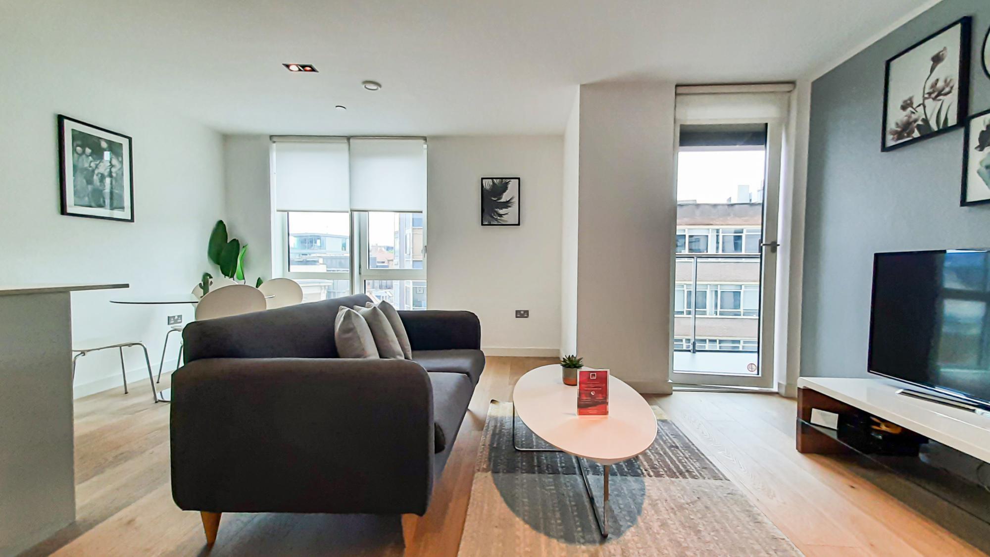 Luxurious One Bed W Balcony in Heart of Shoreditch 2