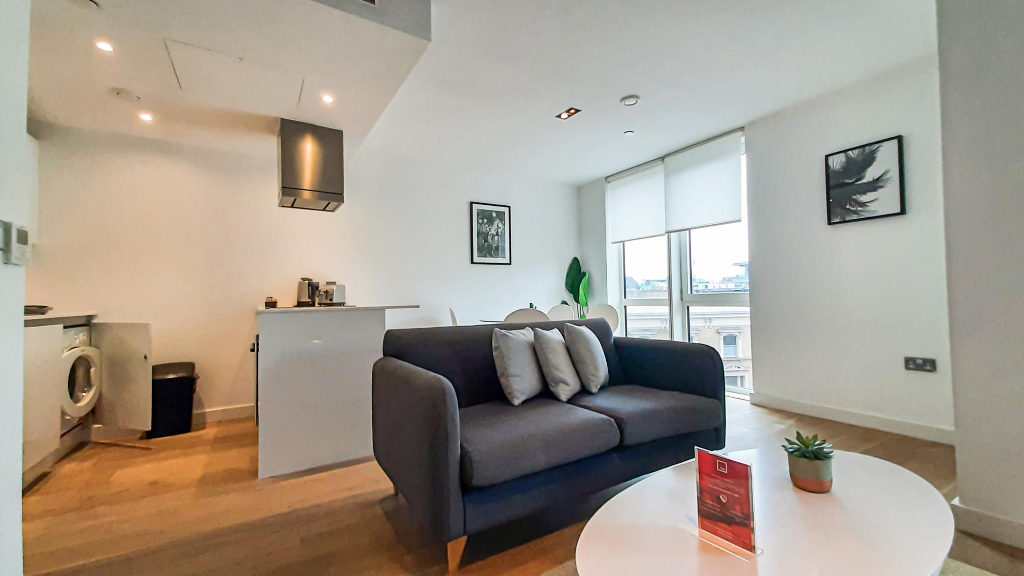 Luxurious One Bed W Balcony in Heart of Shoreditch 1