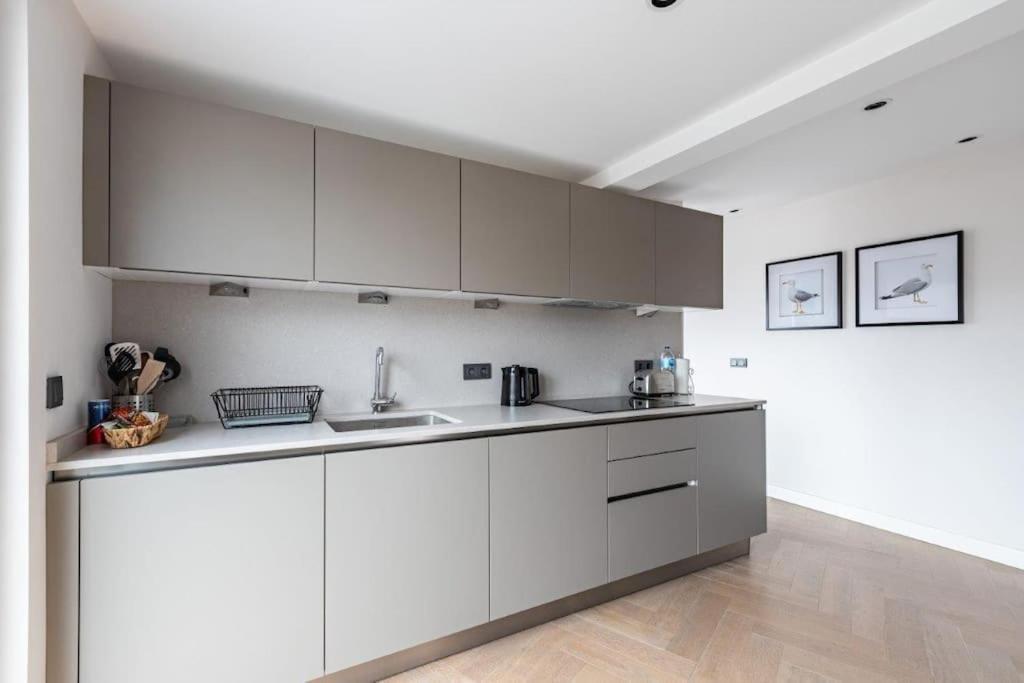 Penthouse Duplex 4br25bath Terrace Views! #258 1